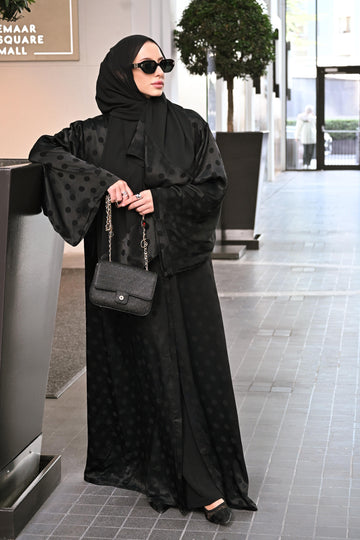 İsra Ferace (siyah puantiyeli)