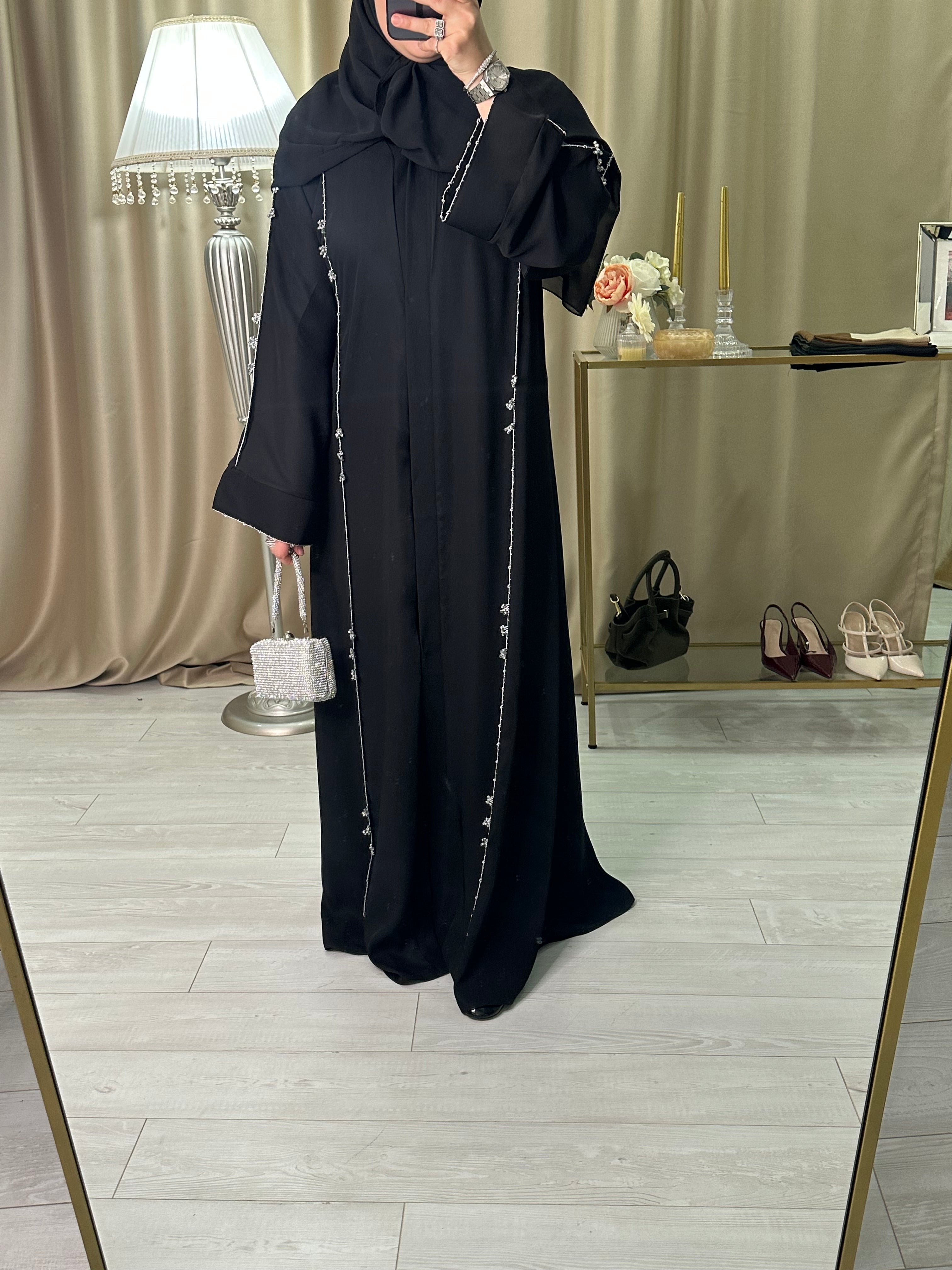 Leyla abaya