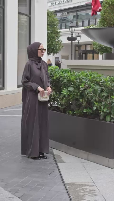 Aişe Ferace (siyah)